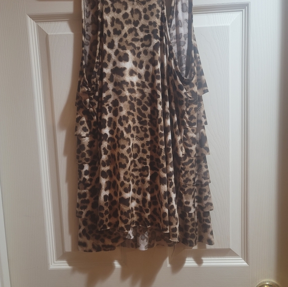 Multi Layered Ruffle top, leopard Print - Picture 2 of 7